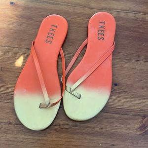 TKEES flip flops size 10 like new